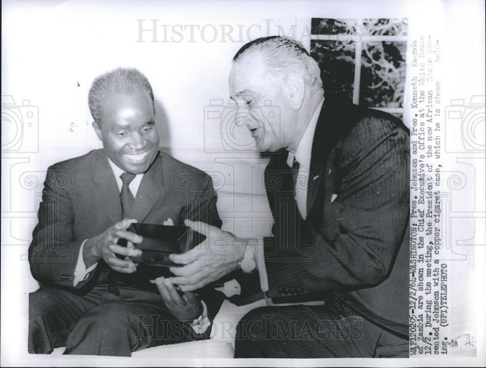 1964 Press Photo Pres.Johnson and Pres.Kenneth Kaunda of Zambia at White House. - Historic Images