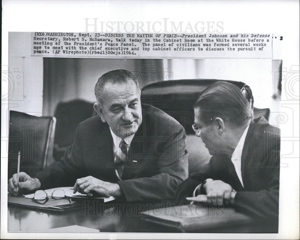 1964 Press Photo President Lyndon B. Johnson Defense Secretary Robert McNamara - Historic Images