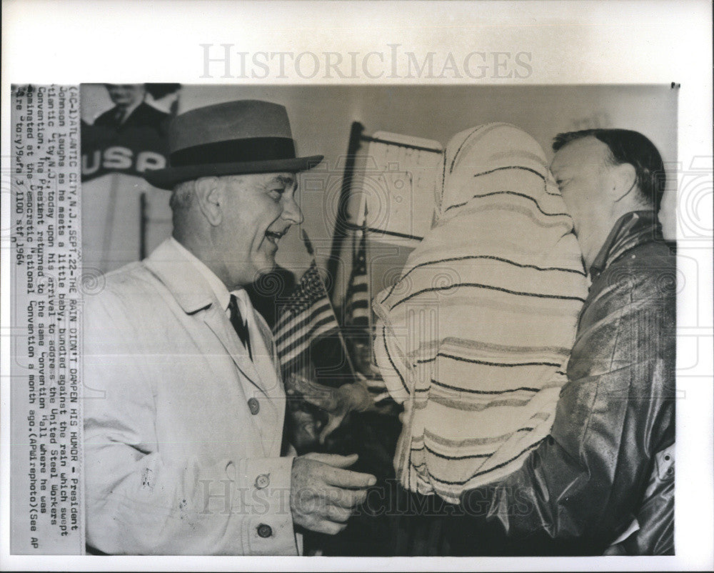 1964 Press Photo President Lyndon B. Johnson Baby Rain Atlantic City - Historic Images