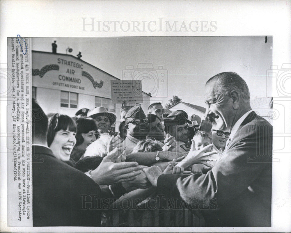 1964 Press Photo President Lyndon B. Johnson Air Force Strategic Air Command - Historic Images