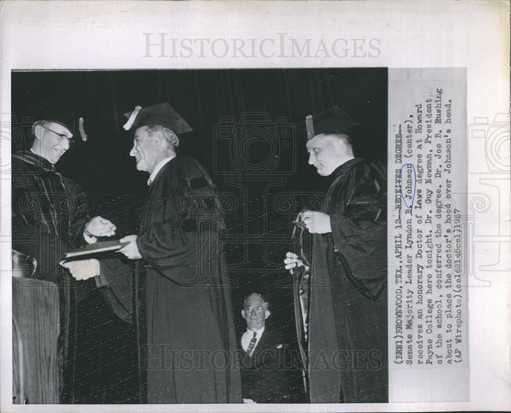 1957 Press Photo Lyndon B. Johnson and Dr, Guy Newman - Historic Images