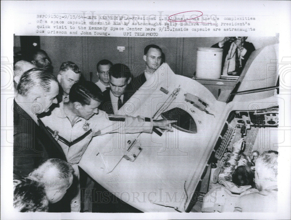 1964 Press Photo President L.B. Johns, Wally Schirra, Pres. Johnson visit - Historic Images