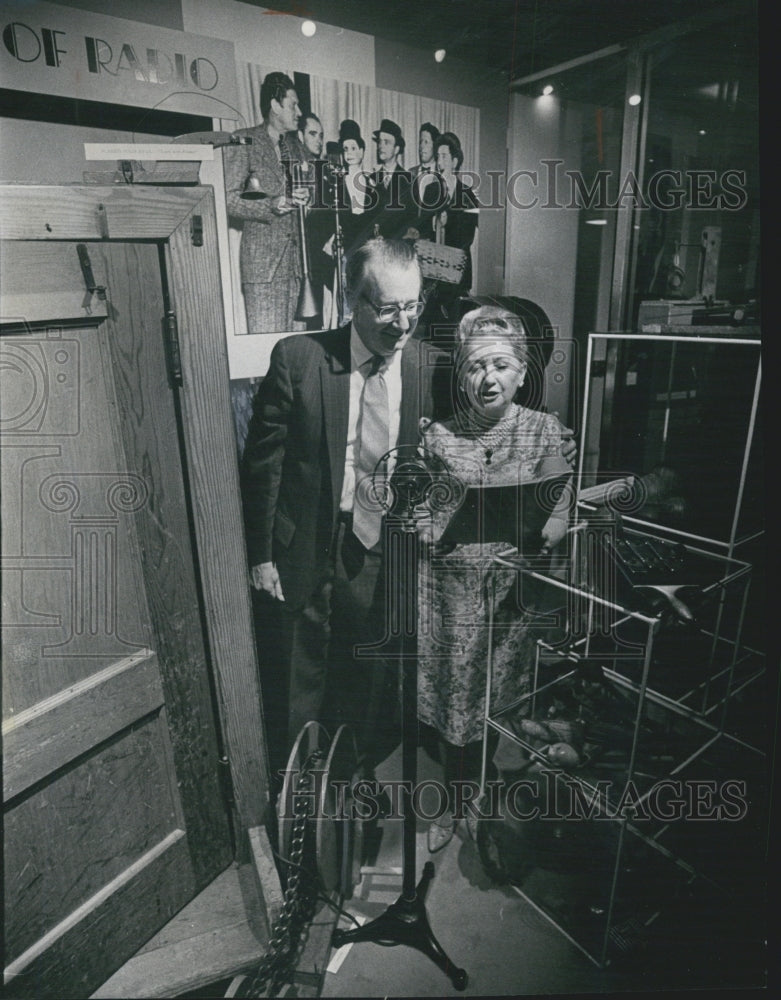 1971 Press Photo Curt Mitchell &amp; Mrs. Rita Ascot Boyd - RSG00237 - Historic Images