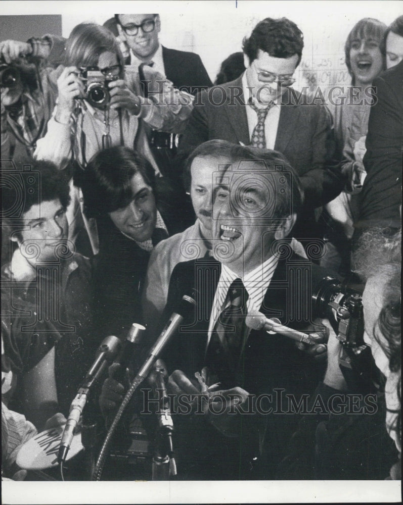 Press Photo Representative Democrat Abner J. Mikva - Historic Images