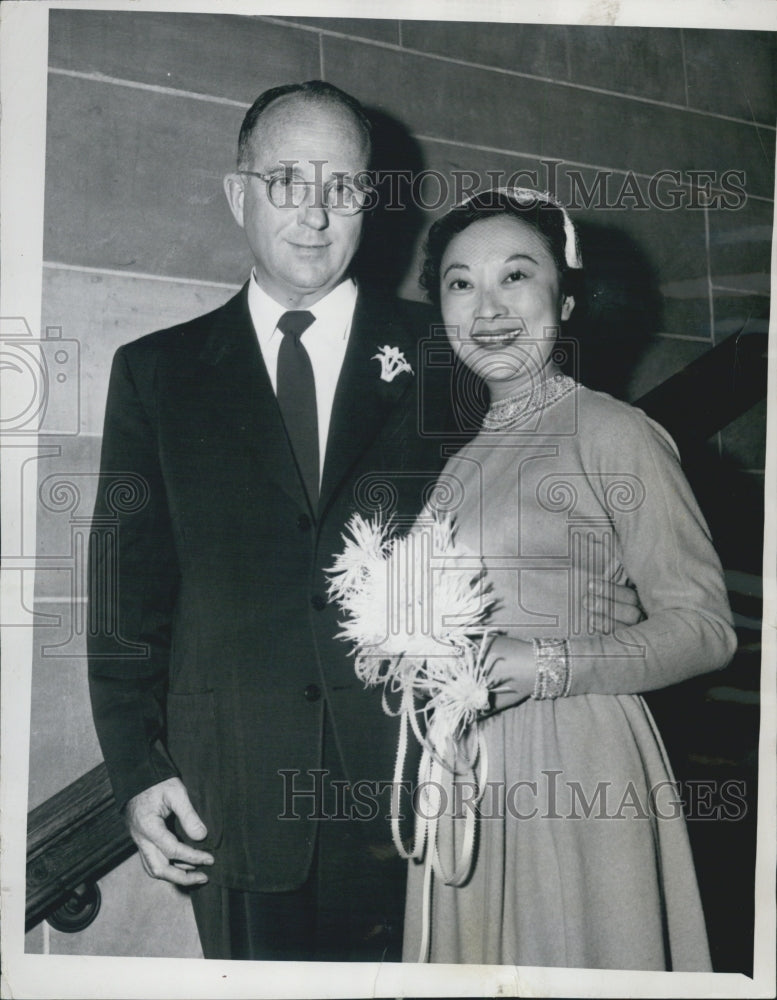 1955 Aurthor James Michener and his bride Mari Yoriko Sabusawa - Historic Images