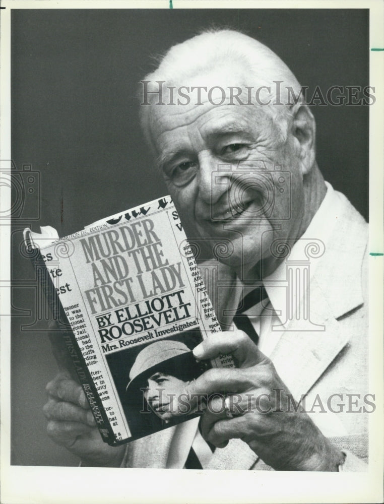 1984 Press Photo Elliott Roosevelt and Eleanor Roosevelt wrote a new book - Historic Images