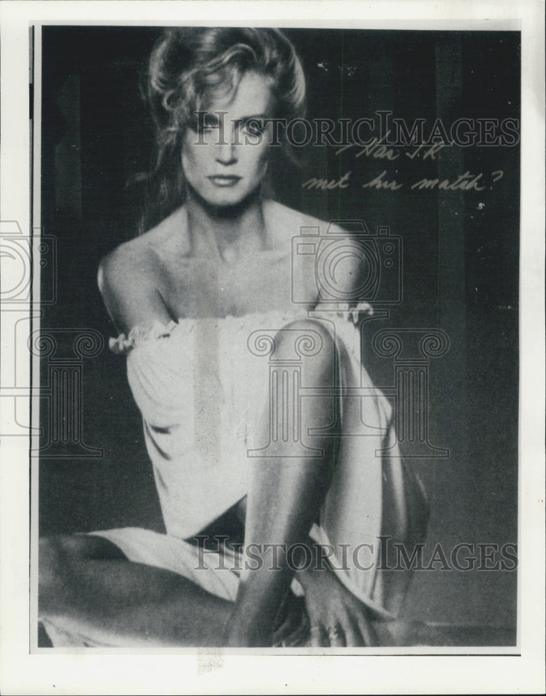 1985 Press Photo Actress Donna Mills Appears In Adult Magazine Sleuth - Historic Images