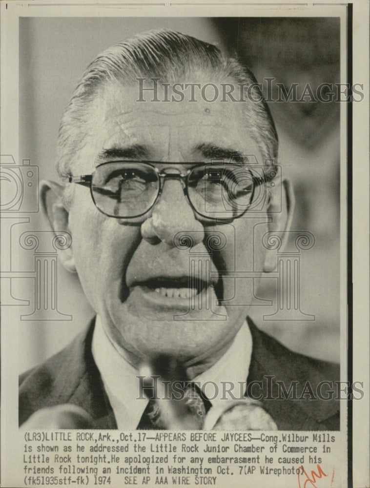1974 Press Photo Cong. Wilbur Mills addresses Little Rock Jr Chamber of Comerce - Historic Images