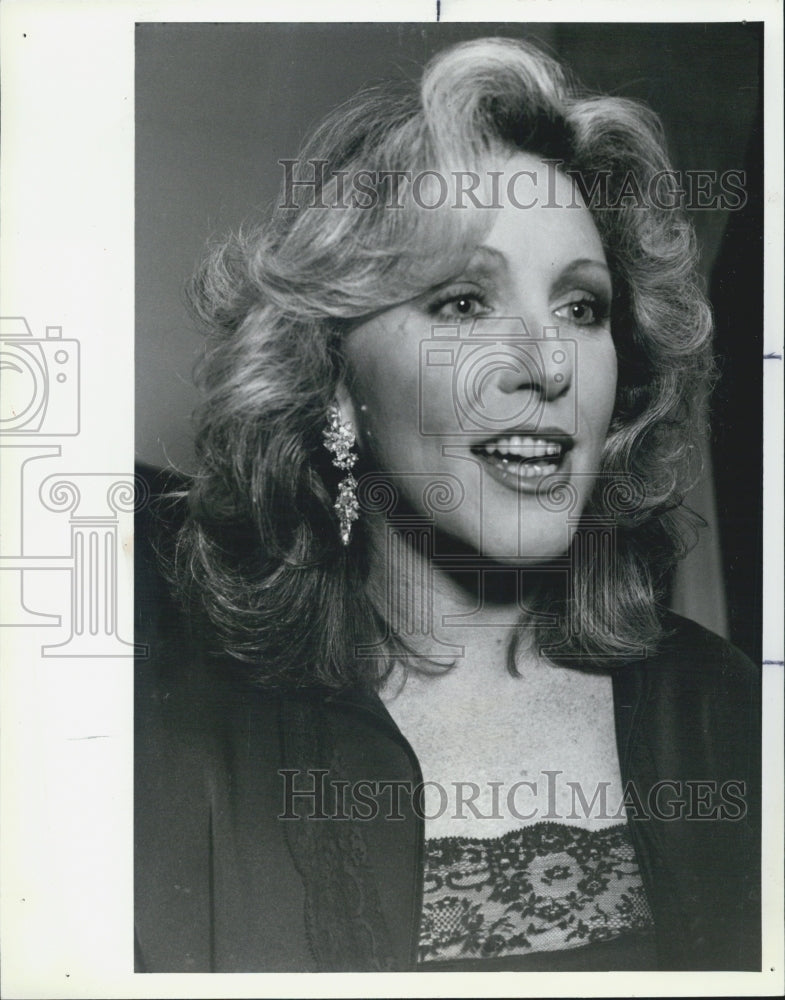 1985 Press Photo Jean Quinn, Marshall Fields Public Relations Chairman. - Historic Images