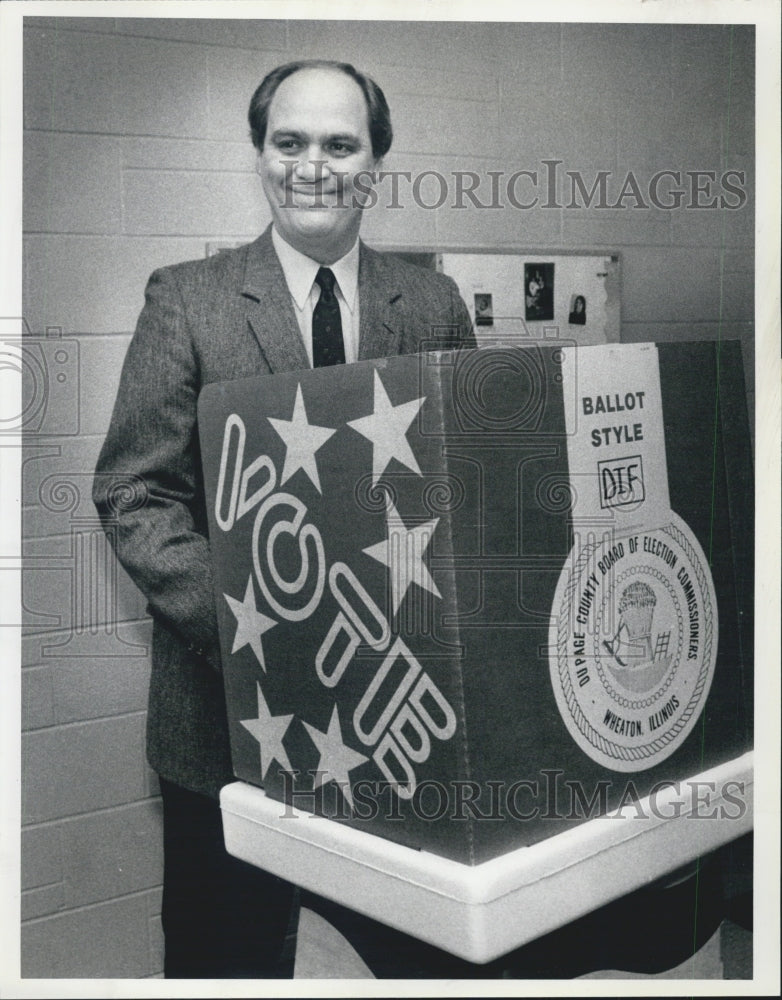 1989 Press Photo Robert J. Quinn/Incumbent Mayor Votes/Chicago - Historic Images