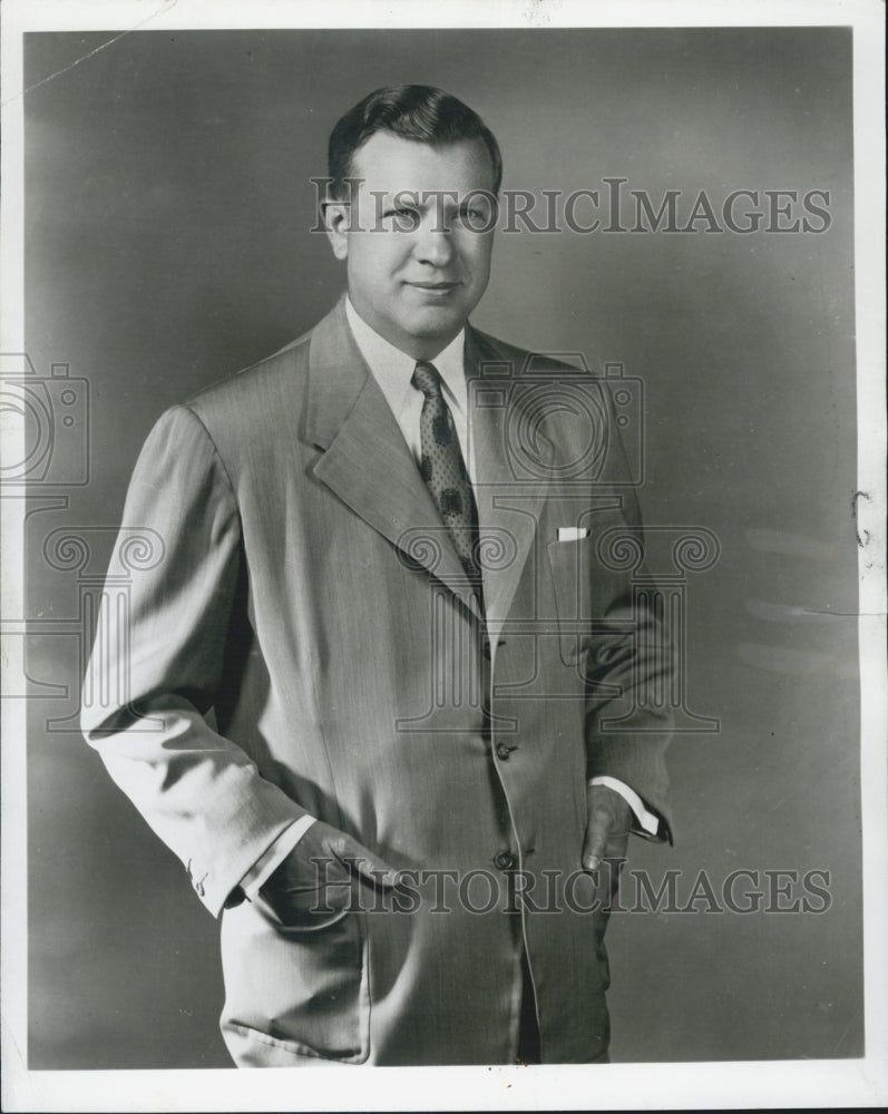 1956 Press Photo Jack A. Quigley President Of Linen Supply Company In Chicago - Historic Images