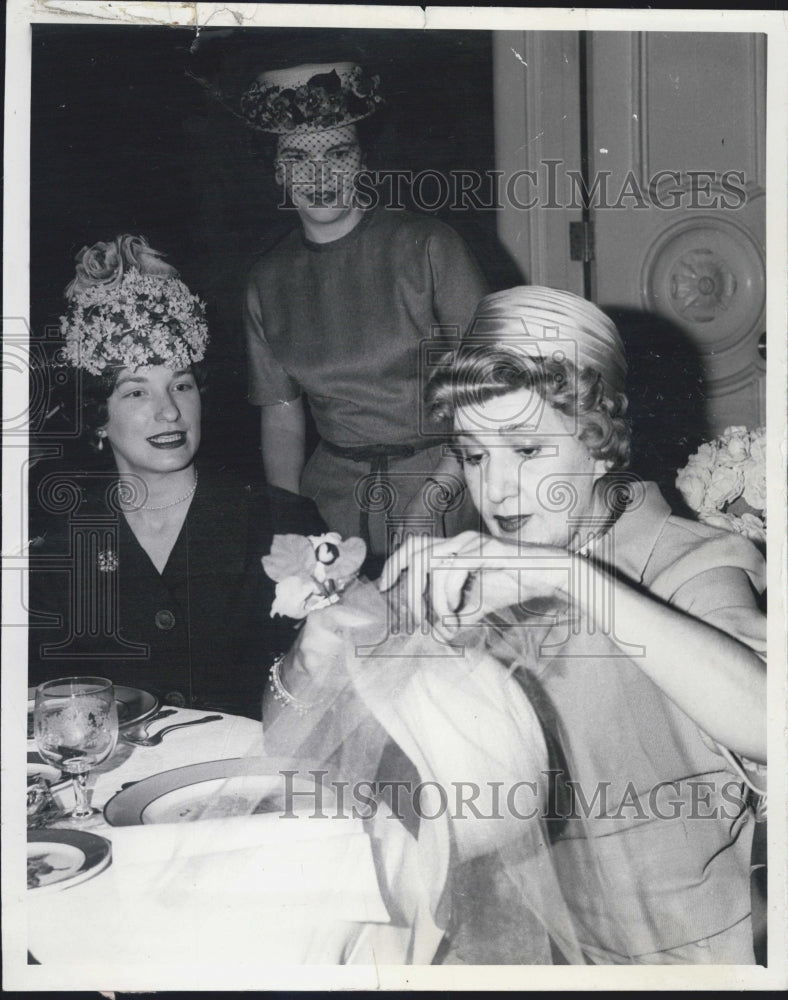 Press Photo Puci Fashion - Historic Images