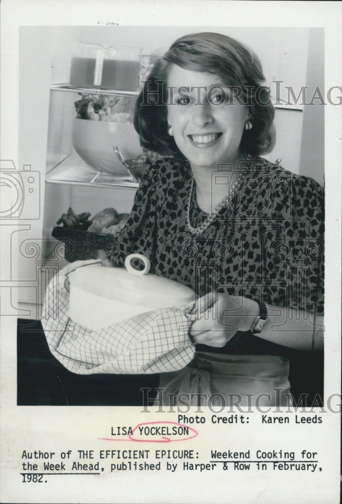 1982 Press Photo Lisa Yocelson, author of &quot;The Efficient Epicure.&quot; - Historic Images