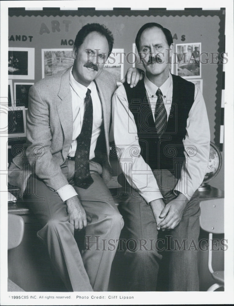 1995 Press Photo Actor John Lithgow Stars As Twins In &quot;Brother&#39;s Keeper&quot;CBS-TV - Historic Images