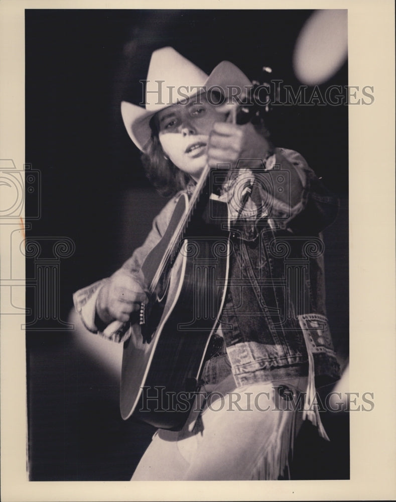 1996 Press Photo Yoakam Concert - Historic Images