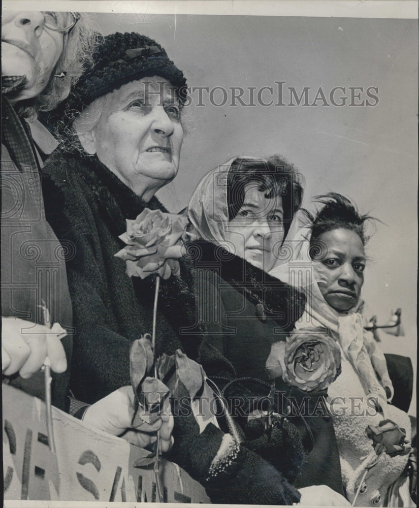 1965 Women at Funeral of Albert Cardinal Meyer - Historic Images