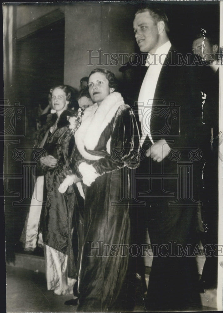 1935 Press Photo Mrs. John Boettizer Mrs Elliott Rossevelt and Mr. - Historic Images