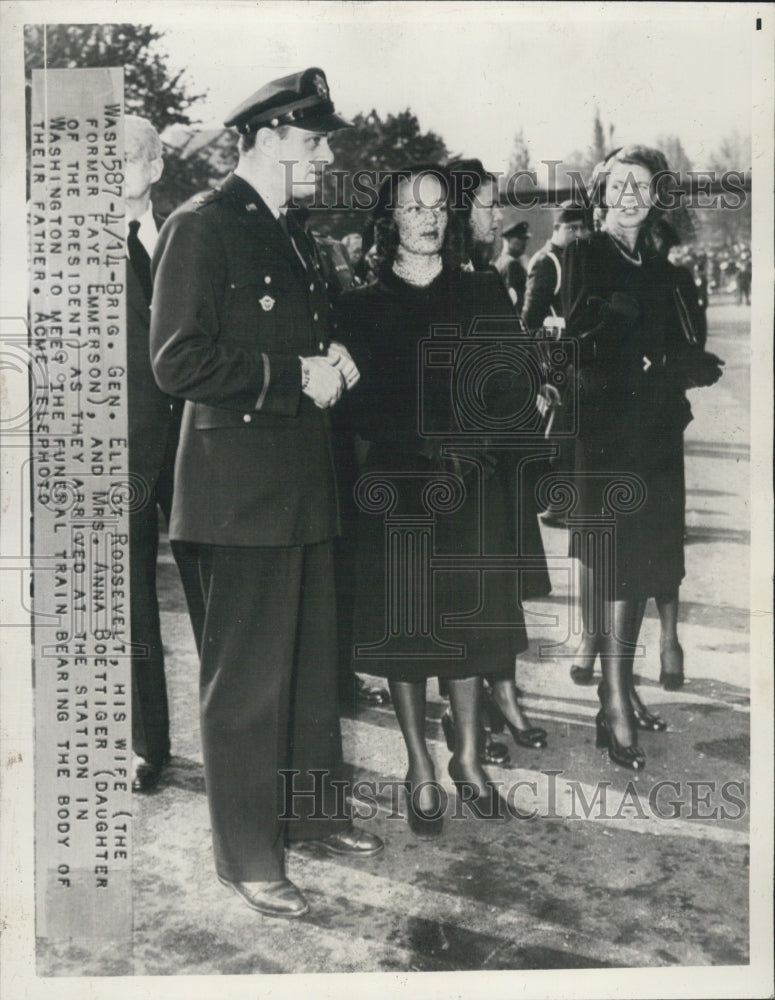 Press Photo Brig. Gen. Mr. &amp; Mrs. Elliot Roosevelt and Mrs. Anna Boettiger - Historic Images