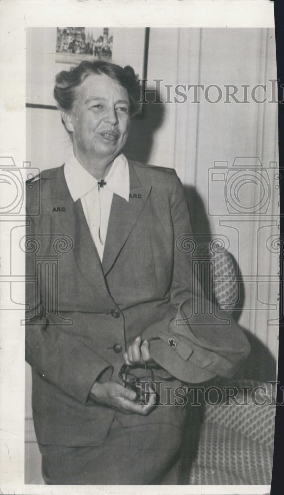 1943 Press Photo Eleanor Roosevelt Returning To San Francisco From Travels - Historic Images