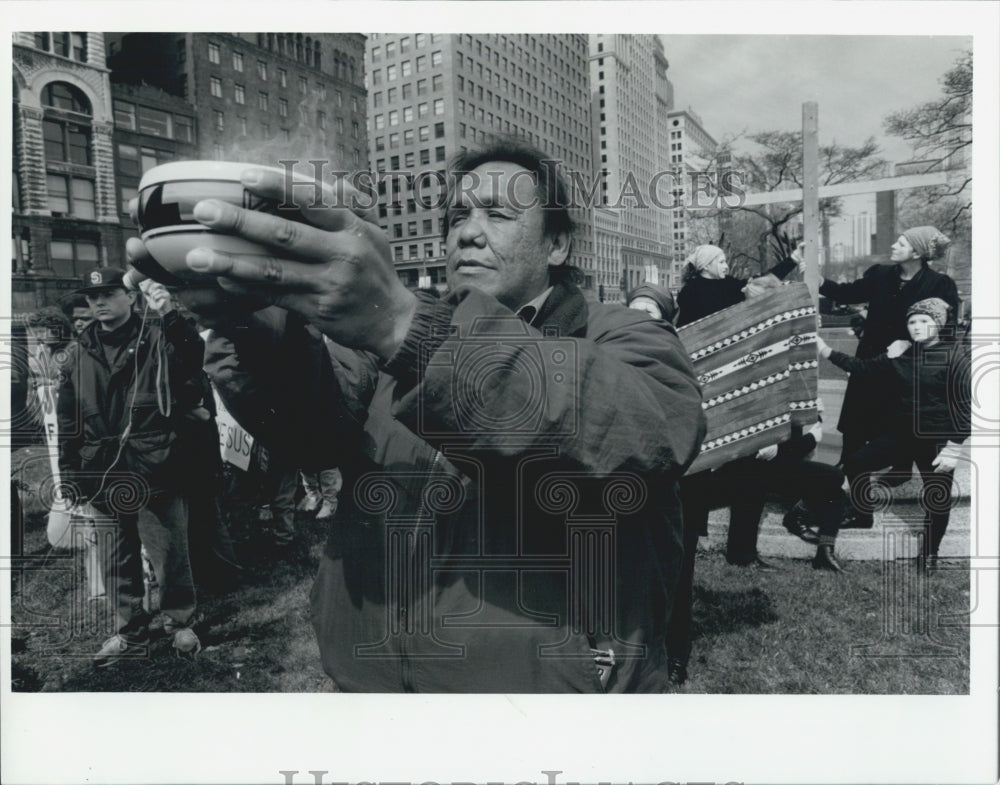 1993 Press Photo James Yellowbank carries ceremonial bowl. - Historic Images