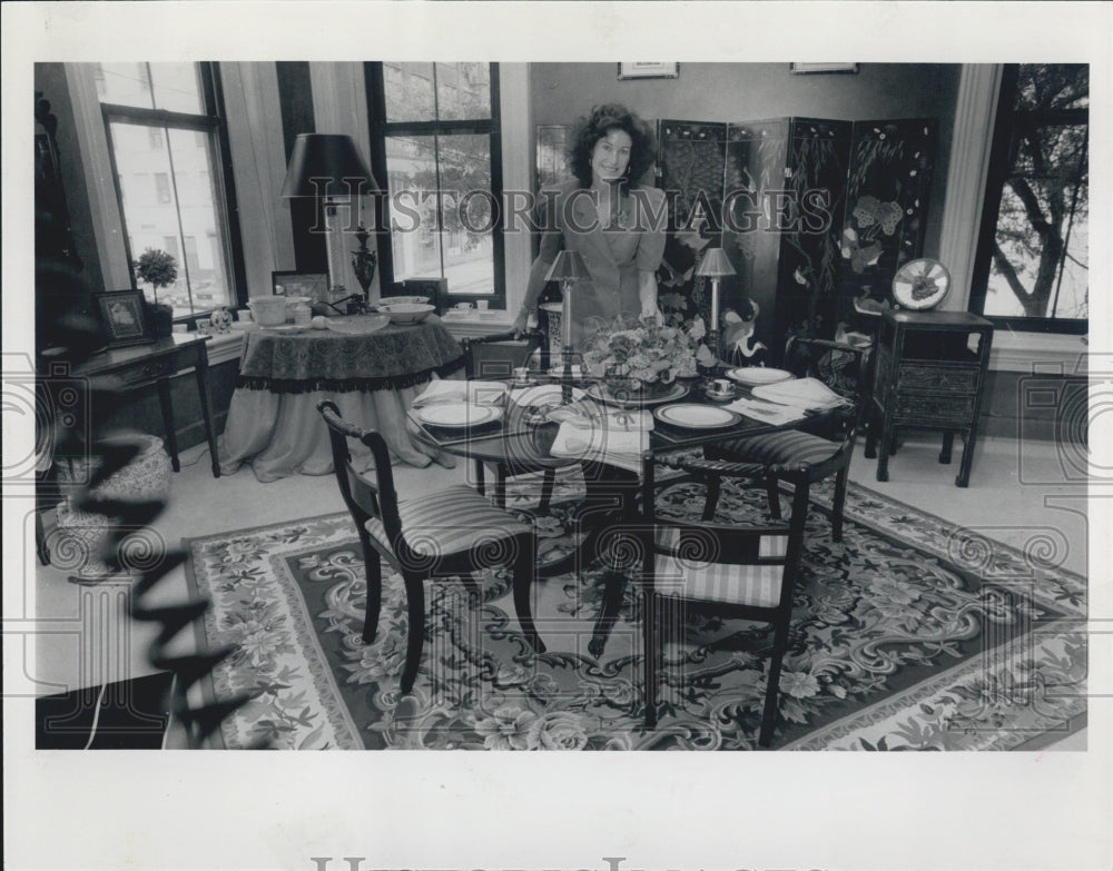 1991 Press Photo Jane Ylivisaker&#39;s Home Furnishings Boutique - Historic Images