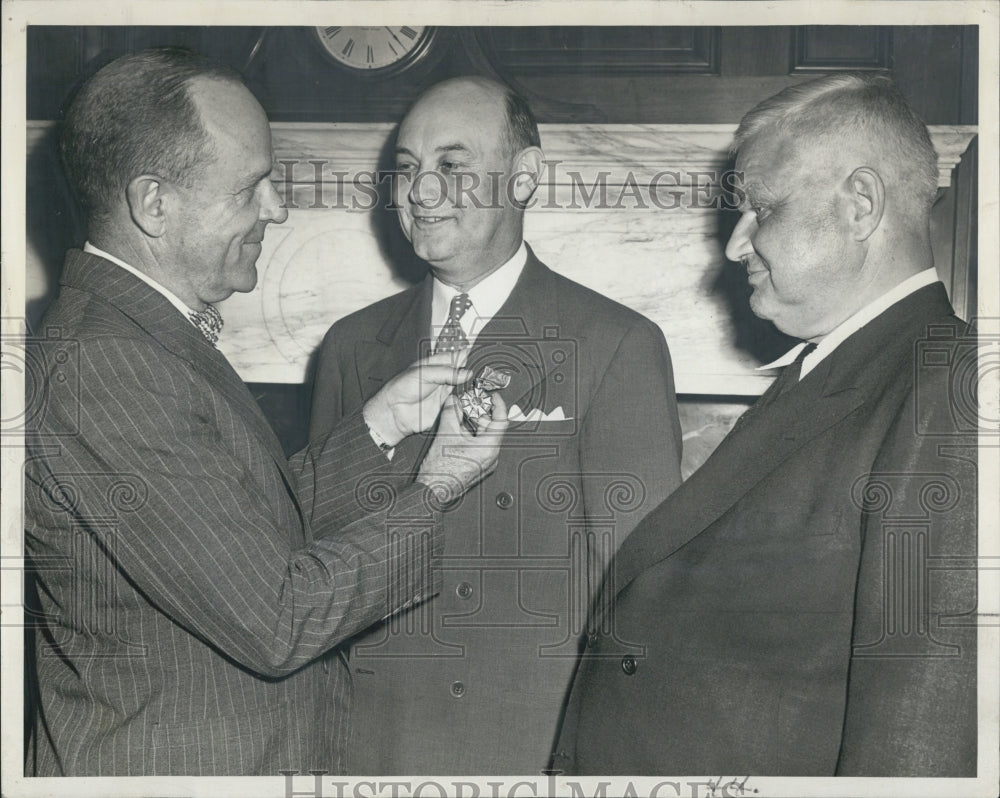 1945 Press Photo Charles Meyer Receives Legion Of Merit Medal Levin Campbell - Historic Images