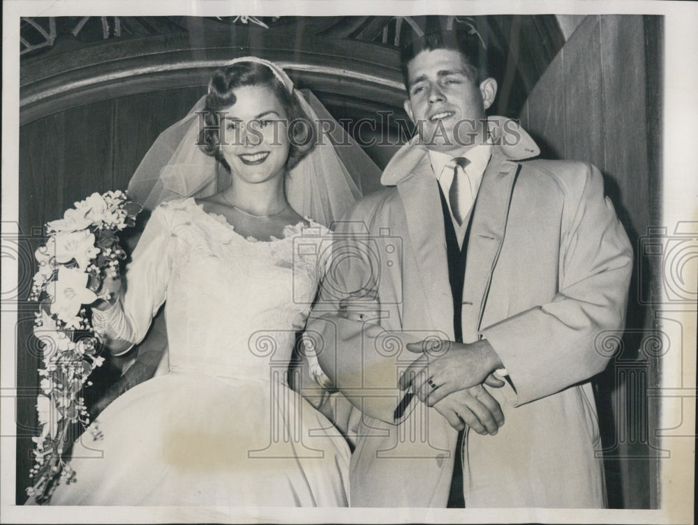 1959 Newlyweds Elliott Roosevelt Jr and Jo Anne McFadden - Historic Images