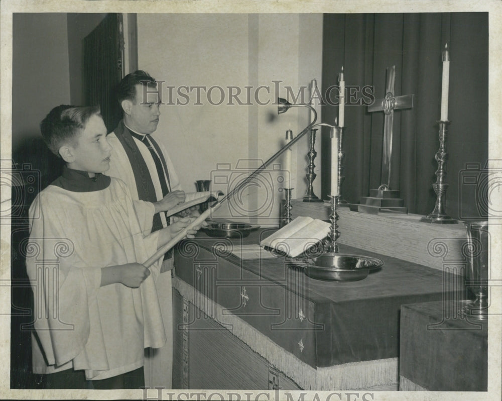 1953 Press Photo Rev Herbert Null of St Lukes - Historic Images