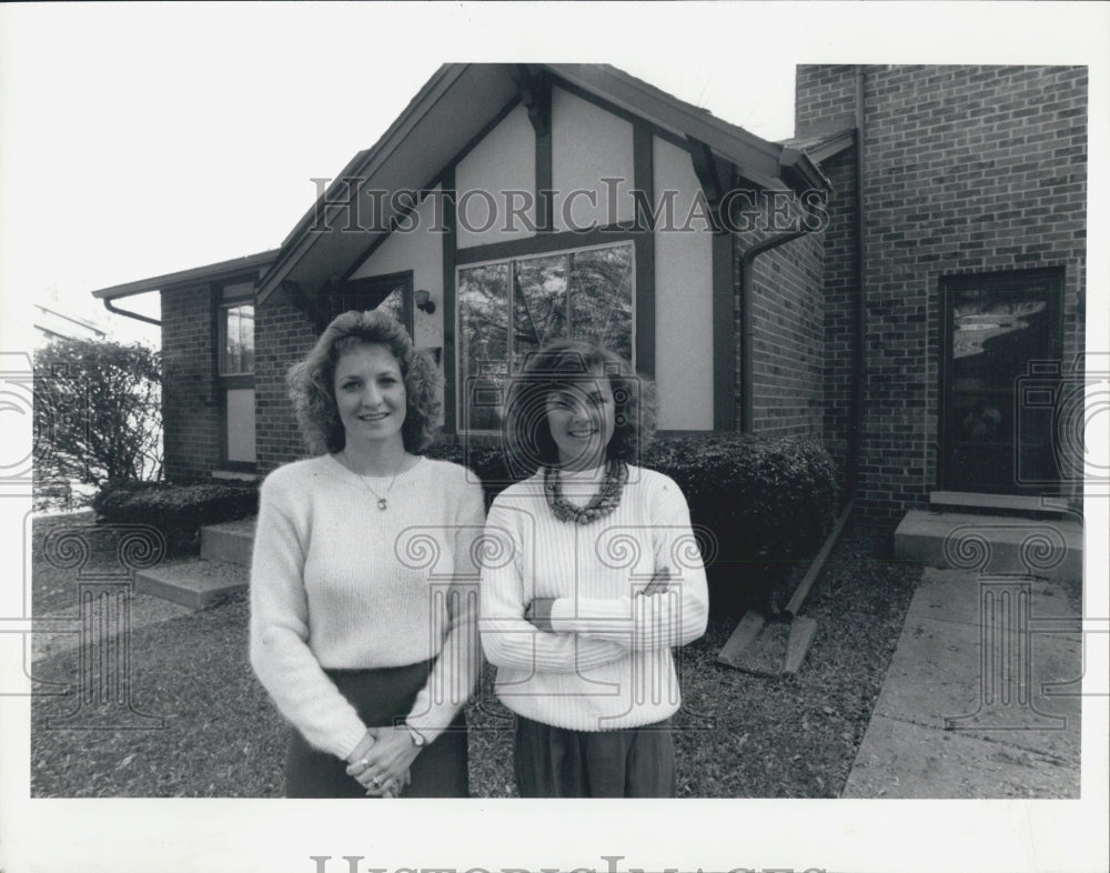 1989 Press Photo Mary Noelle Celeste Lilly buy Villa Park town house - Historic Images