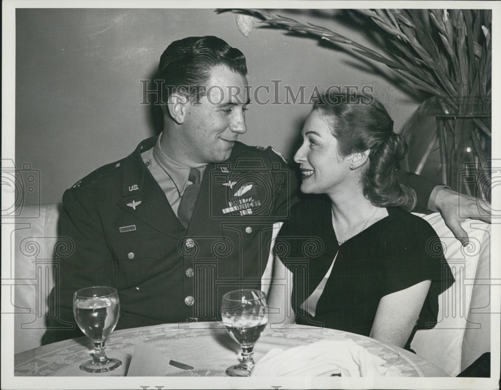 1945 Press Photo Lieutenant Colonel Thomas Liston Miss Martha Price - Historic Images