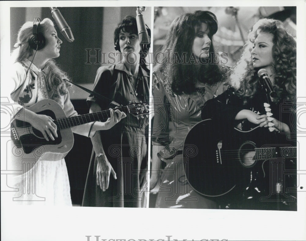1995 Press Photo Kimber Riddle & Kathleen York in "Naomi & Wyonna" - Historic Images