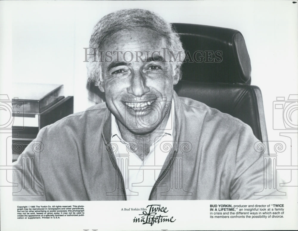 1988 Press Photo Bud Yorken Director of &quot;Twice in a Lifetime&quot; - Historic Images