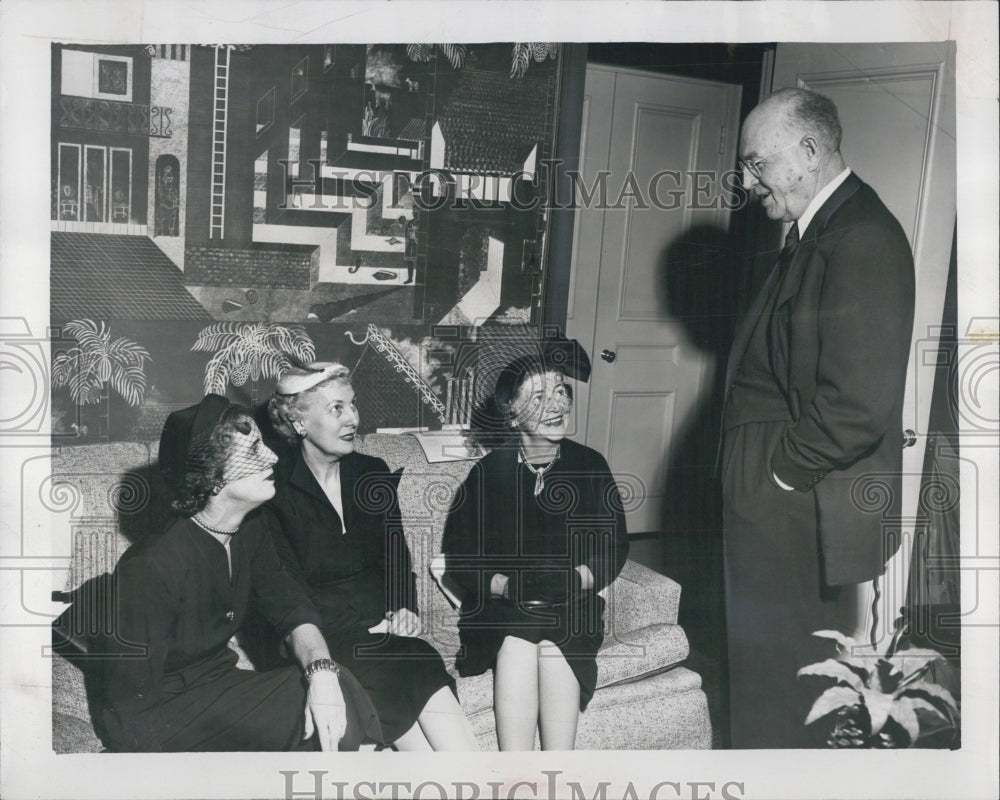 1954 Frank Hiter entertains Mrs. Stuart List, Mrs. Joseph Magnus. - Historic Images