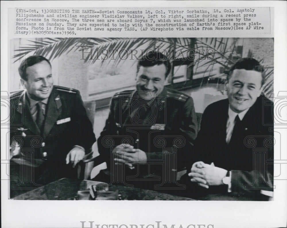 1969 Press Photo Soviet Cosmonauts Lt. Col. Viktor Goratko lt. col. filipchenco - Historic Images