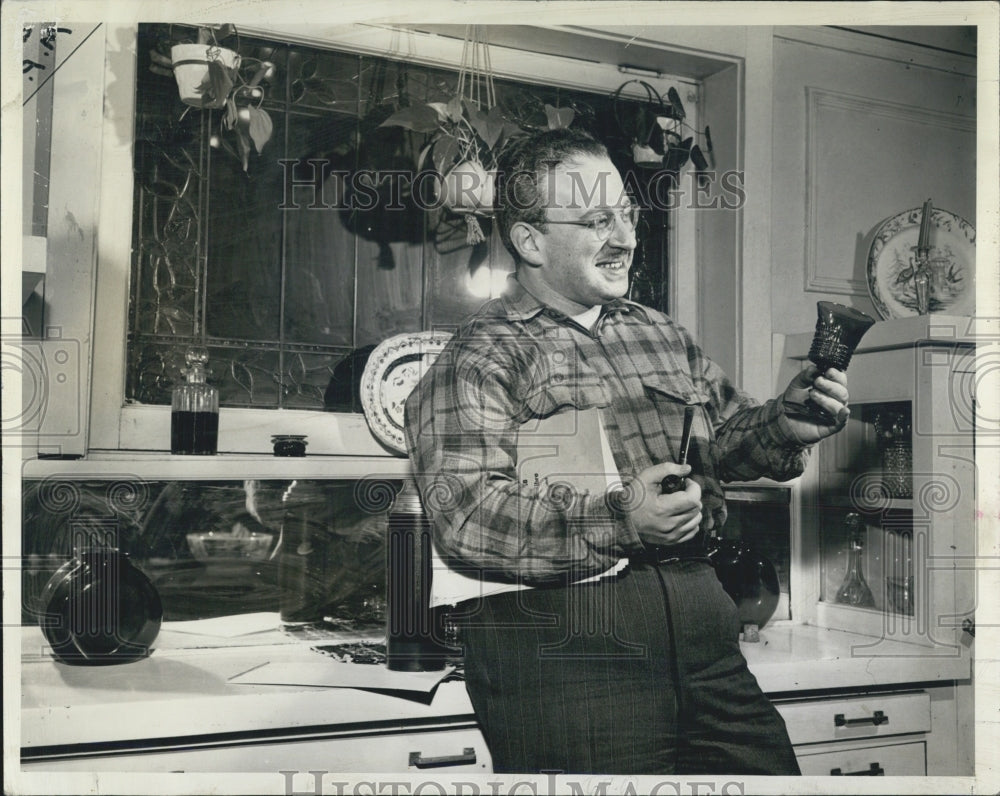 1944 Chicago Author Louis Zara In Home Kitchen - Historic Images