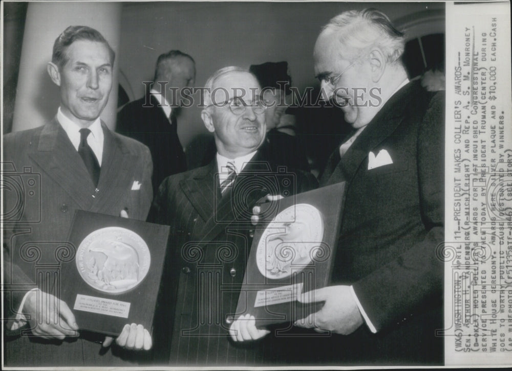 1946 President Truman Presents Awards ASM Monroney Arthur Vandenberg - Historic Images