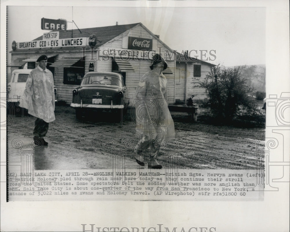 Press Photo British Sergeants Mervyn Evans Patrick Moloney Hike - Historic Images