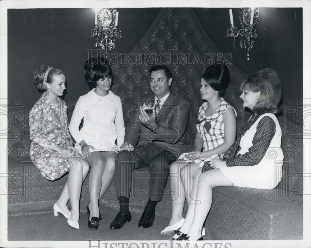 1969 Press Photo Illinois Sen. Howard Mohr - RSG06115 - Historic Images