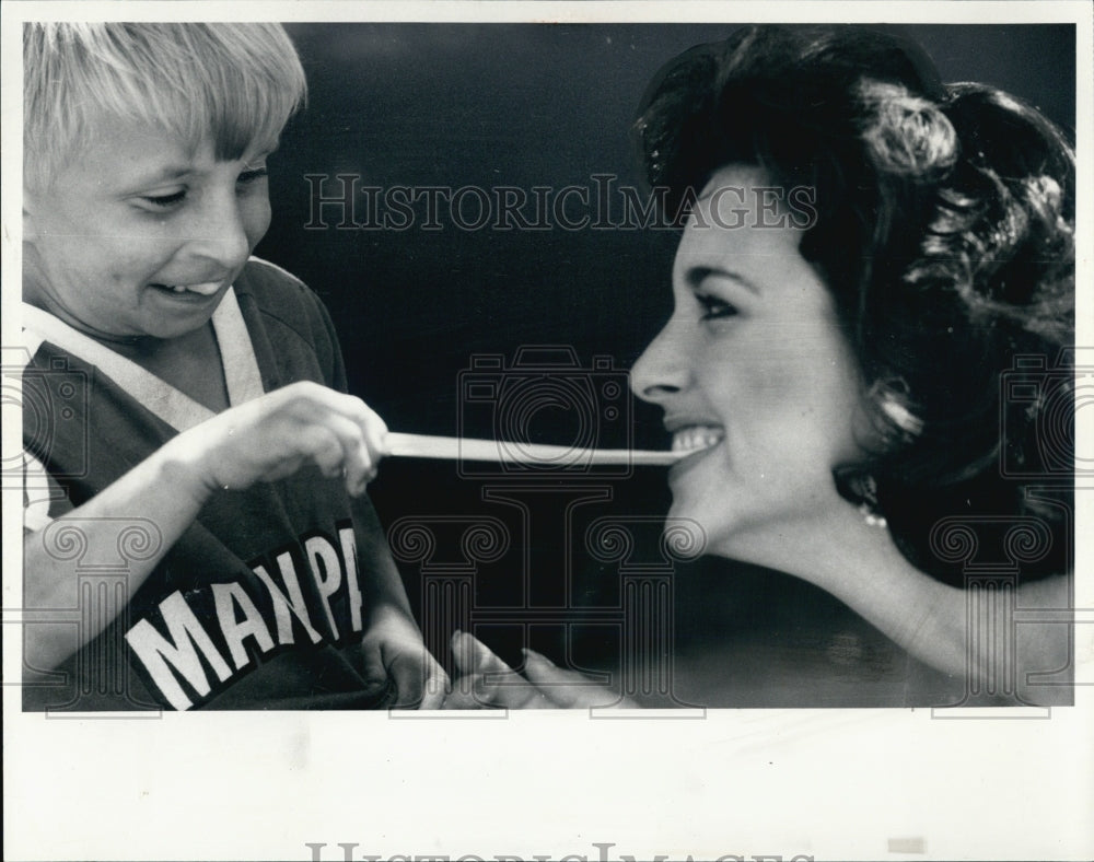 1985 Press Photo Michael Swieszczc &amp; Karen Moccrieff Mann Park Special Olympics - Historic Images