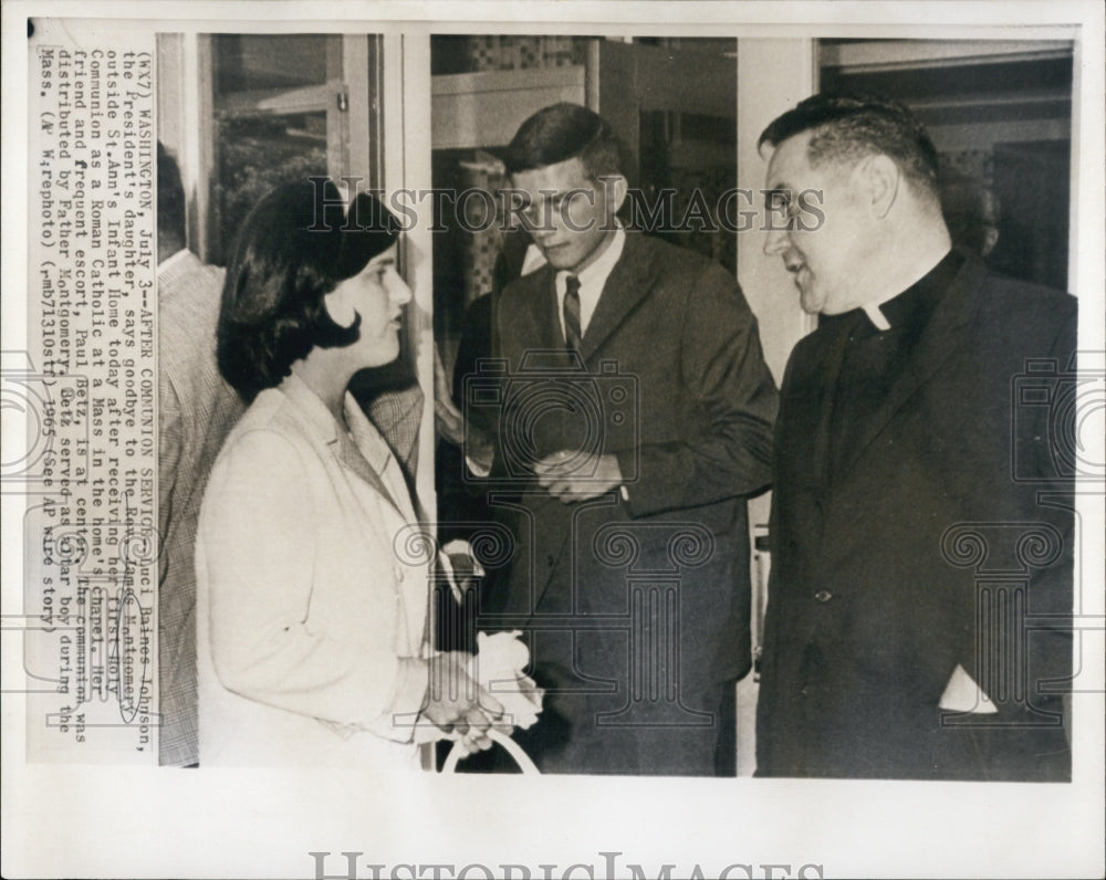 1965 Luci Baines Johnson Greets Rev. James Montgomery After Church - Historic Images