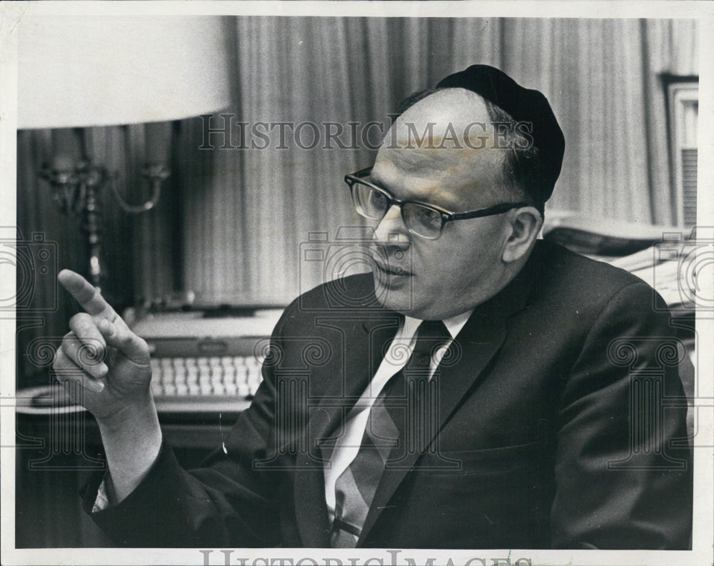 1970 Rabbi Rosenbaum Judaism - Historic Images