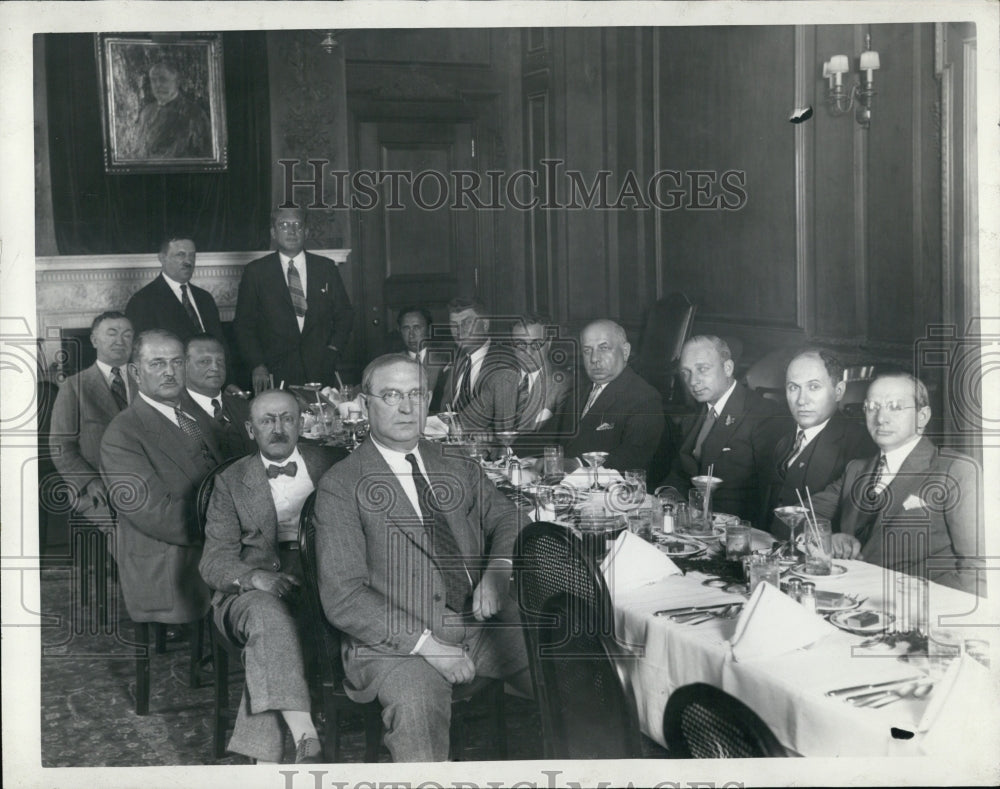 Press Photo Group Of Business Men With Maurice Rosinfeld - Historic Images