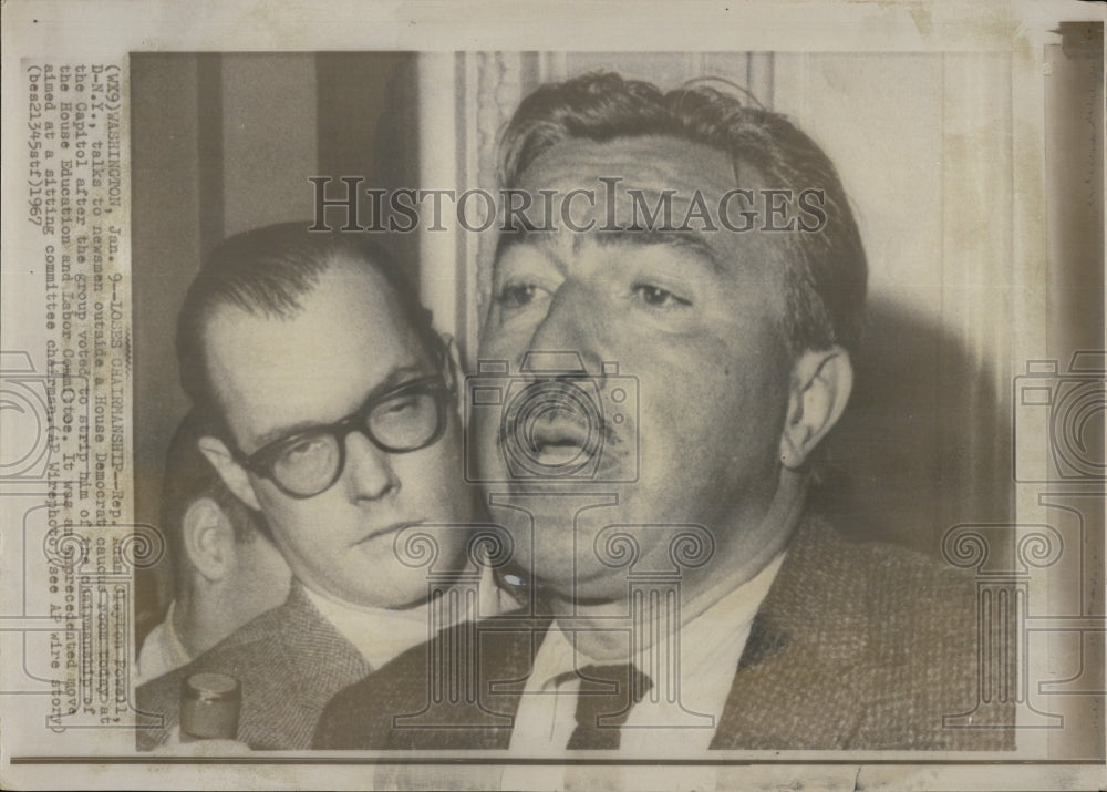 1967 Press Photo rep. Adam Clayton Powell talkes to newsmen outside Democrat - Historic Images