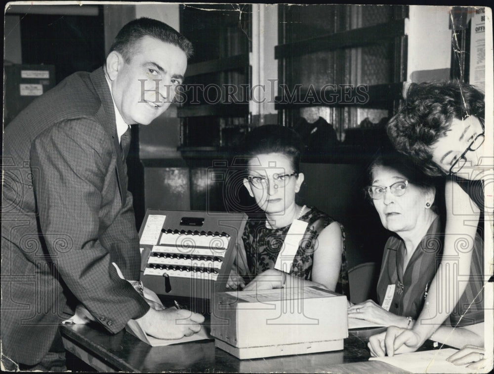 1966 Abner J. Mikva/Congressional Candidate/Mrs. Cohen/E. Gillogly - Historic Images