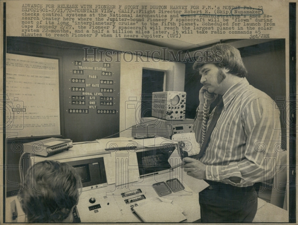 1972 NASA Ames Research Center Flight Director Robert Nunamaker - Historic Images