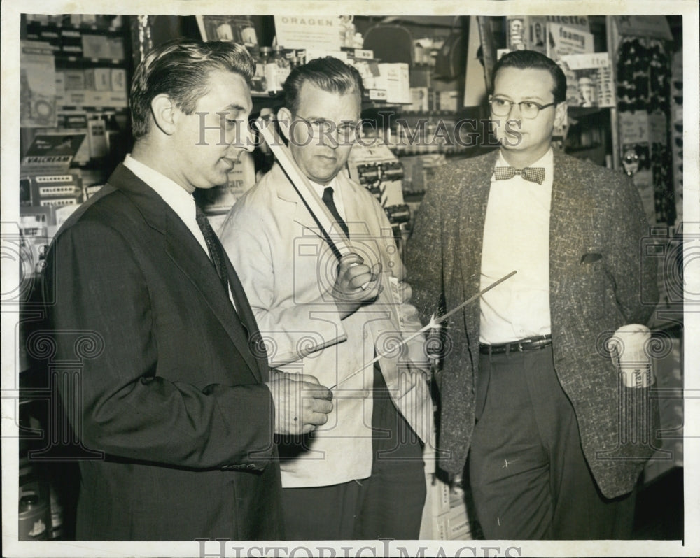 1957 Reporter Roman Pucinski Stineway Rexall Drugstore Sparkler - Historic Images