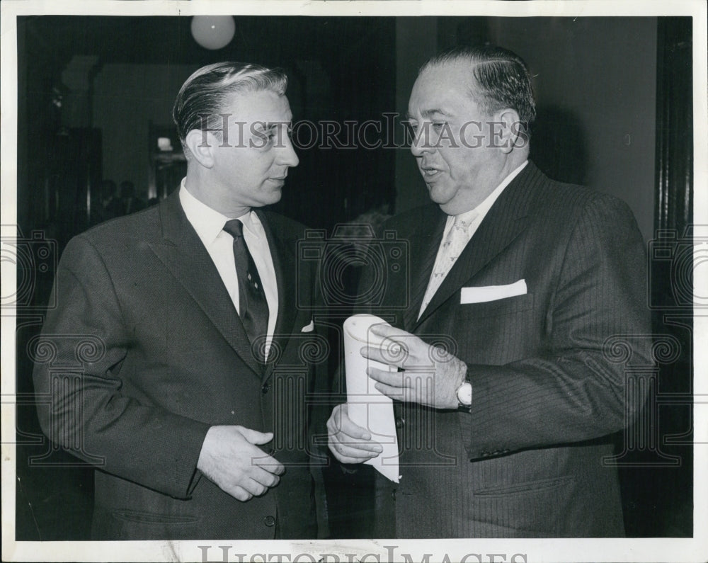 1961 Reporter Roman Pucinski &amp; Mayor Richard J. Daley Chicago Court - Historic Images