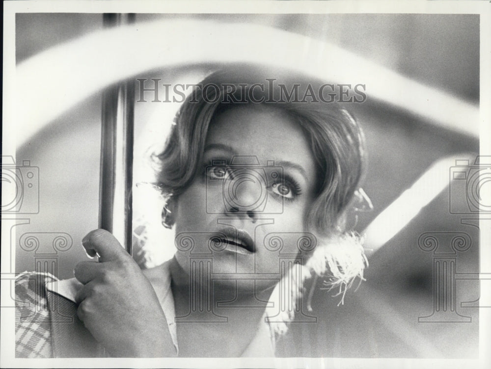 1973 Press Photo Actress Donna Mills "The Bait" ABC TV Undercover Policewoman - Historic Images
