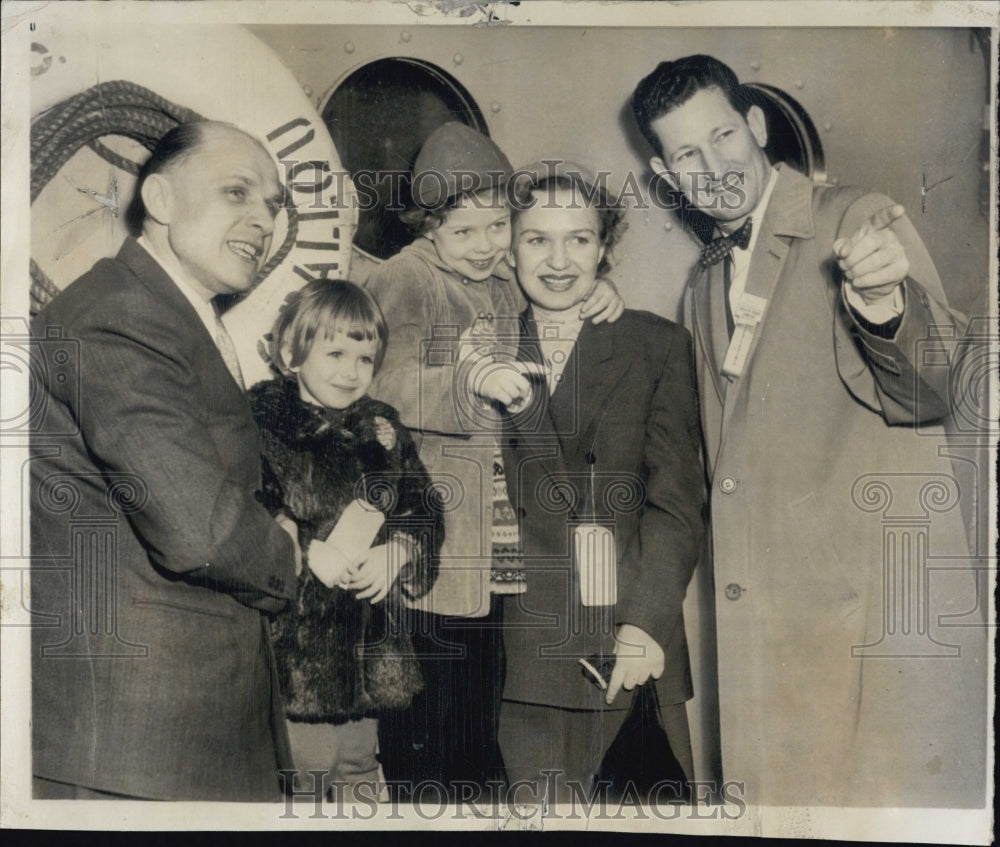 1952 Josef Zylka & Family with John W. Gibson - Historic Images
