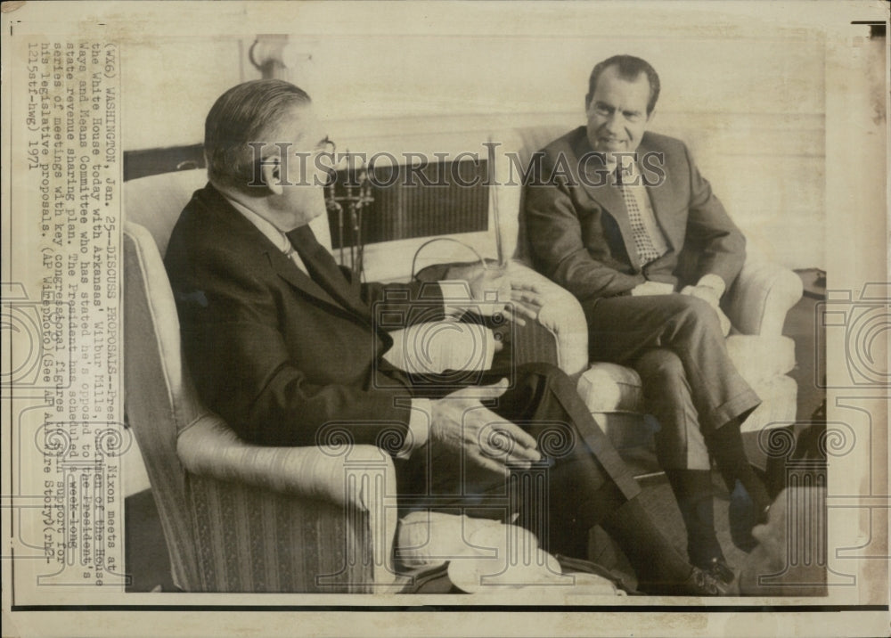 1971 Press Photo President Richard Nixon &amp; Wilbur Mills Discuss Revenue Proposal - Historic Images